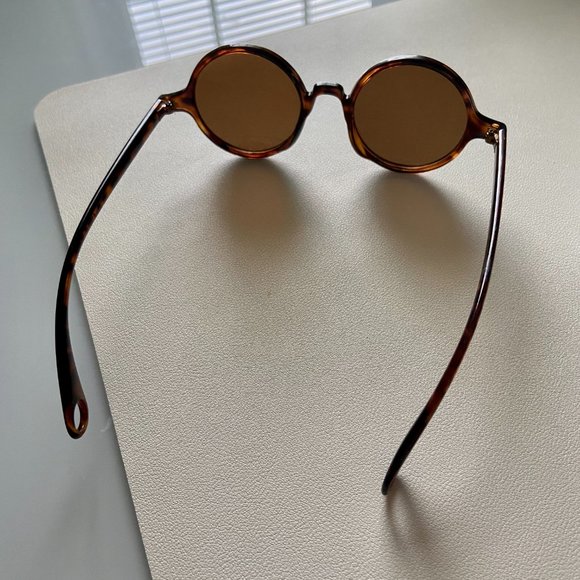Retro Vintage Keyhole Sunglasses in Tortoise Shell Brown - Picture 4 of 6